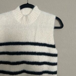 NWT Old Navy striped black and white sleeveless sweater (M)